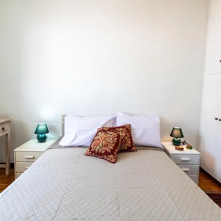 3bdr Sunny Apartment, Corfu Town 아파트