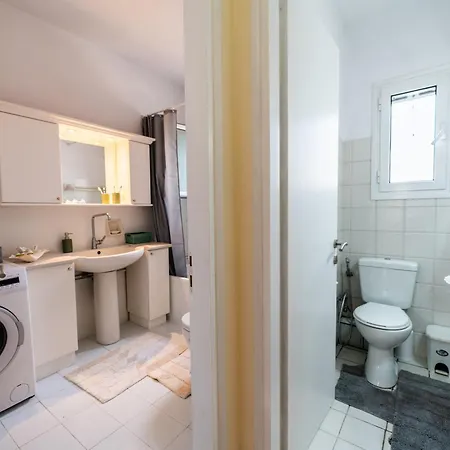 3bdr Sunny Apartment, Corfu Town * Alepou