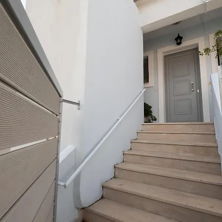 Daire 3bdr Sunny Apartment, Corfu Town