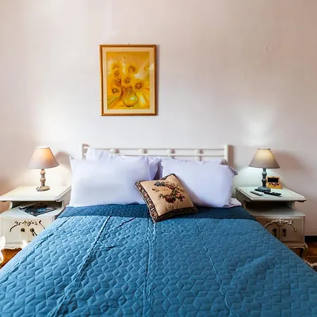 Daire 3bdr Sunny Apartment, Corfu Town Alepou