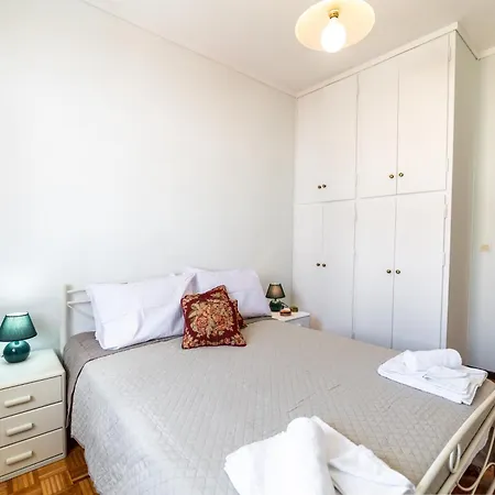 Daire 3bdr Sunny Apartment, Corfu Town *