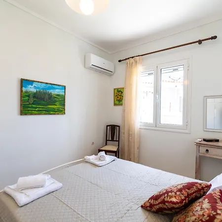 3bdr Sunny Apartment, Corfu Town Daire *