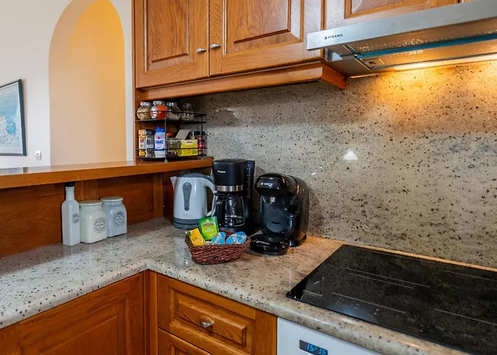 Daire 3bdr Sunny Apartment, Corfu Town Alepou