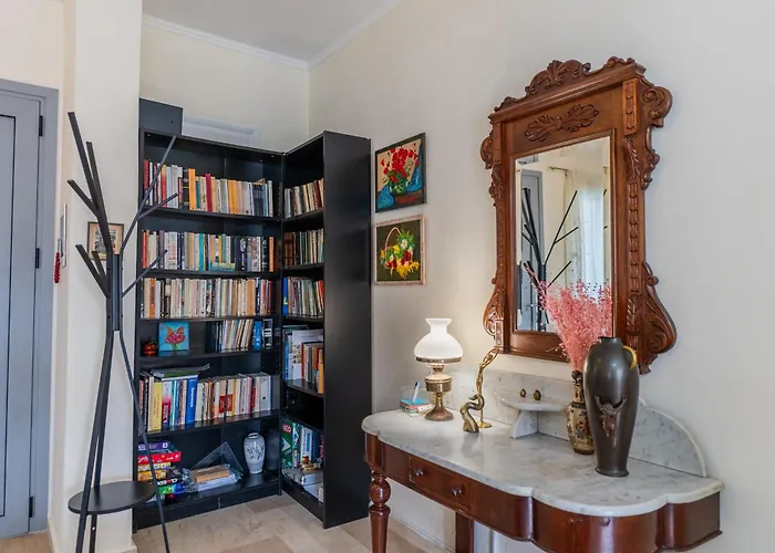 Lägenhet 3bdr Sunny Apartment, Corfu Town Alepou