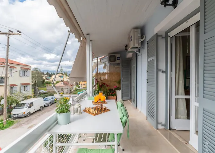 Lägenhet 3bdr Sunny Apartment, Corfu Town