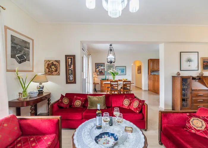 3bdr Sunny Apartment, Corfu Town Alepou