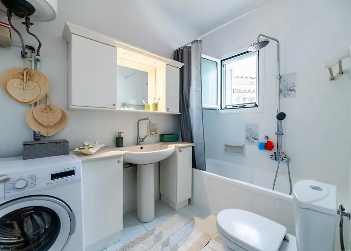 3bdr Sunny Apartment, Corfu Town * Alepou