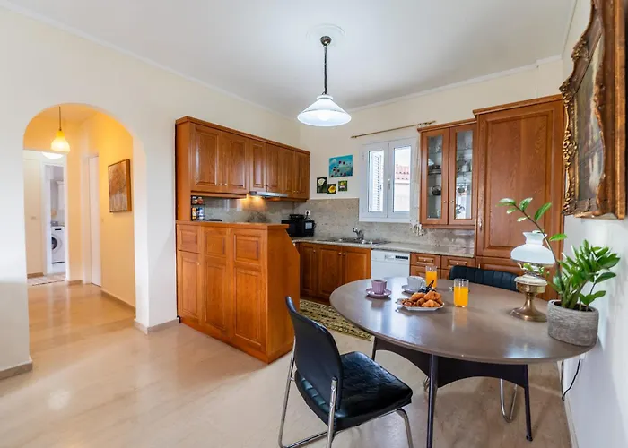 3bdr Sunny Apartment, Corfu Town Apartamento Alepou